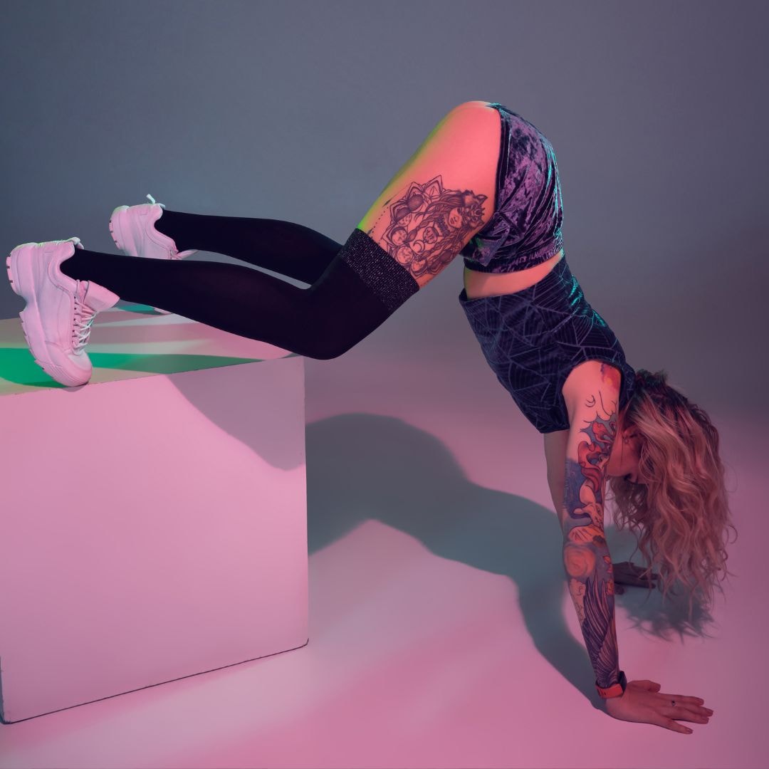 beginnen met twerken op onze locatie om samen je spieren te versterken en calorieën te verbranden