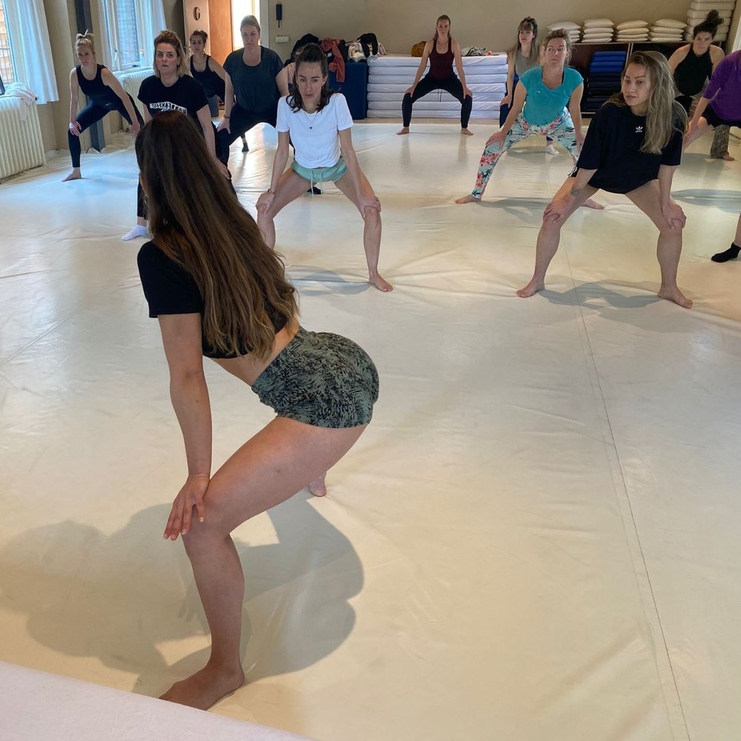 je dance moves verbeteren en meedoen met een gecombineerd sessie voor je conditie en gezelligheid